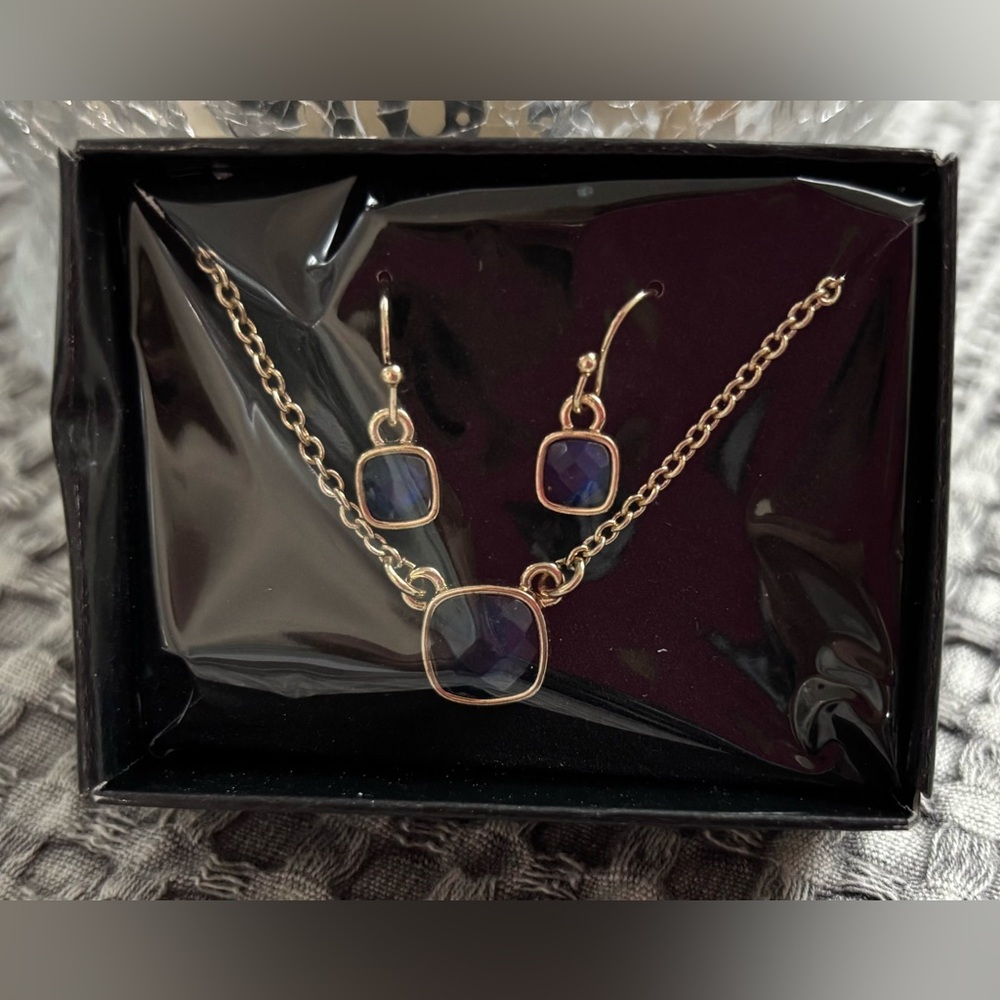 Avon Gold-Tone Necklace and Dangle Earrings Set - Vintage